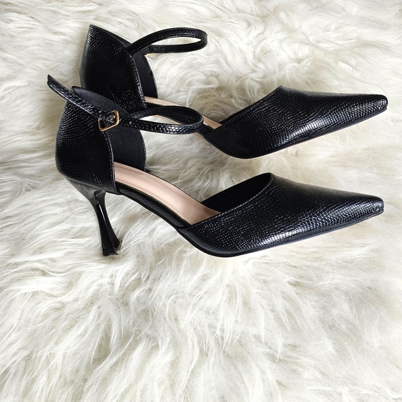 NWOT black ankle strap heels, size 39 - Picture 2 of 7